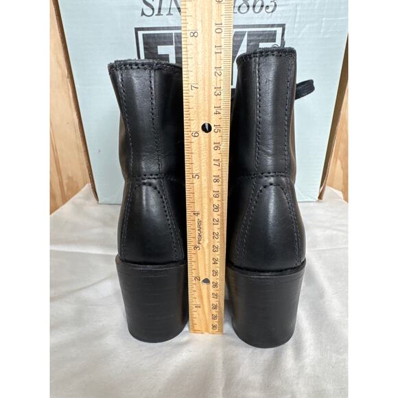 Frye Sabrina 6G Black Leather Lace Up Ankle Boots Block Heel Size 6.5 Goth Moto - Picture 8 of 10